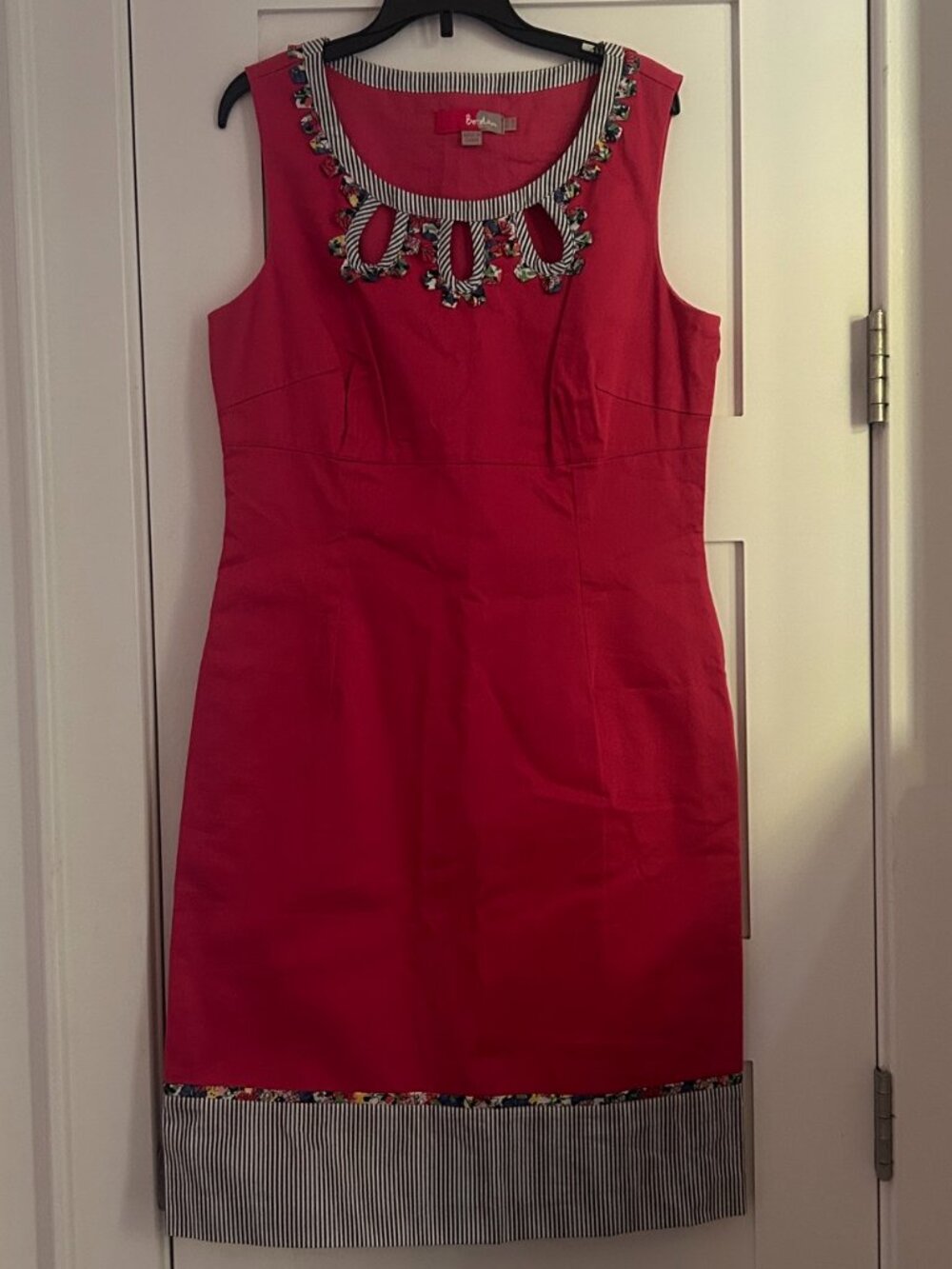 BODEN Midi Sheath Dress w/keyhole details - size 8